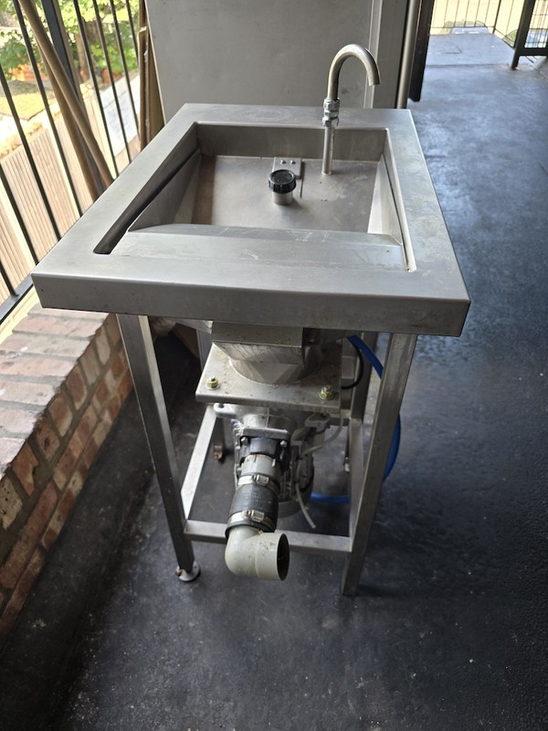Free Standing Waste Disposal Unit