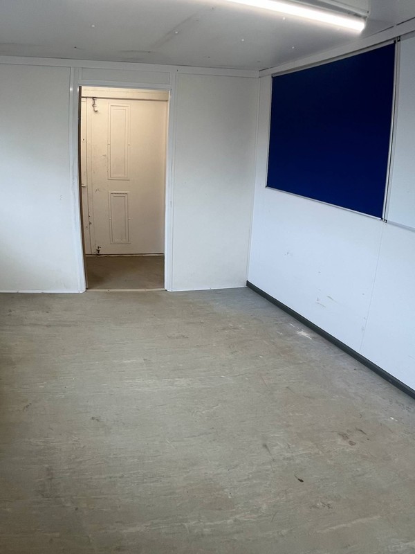 Middle office / canteen