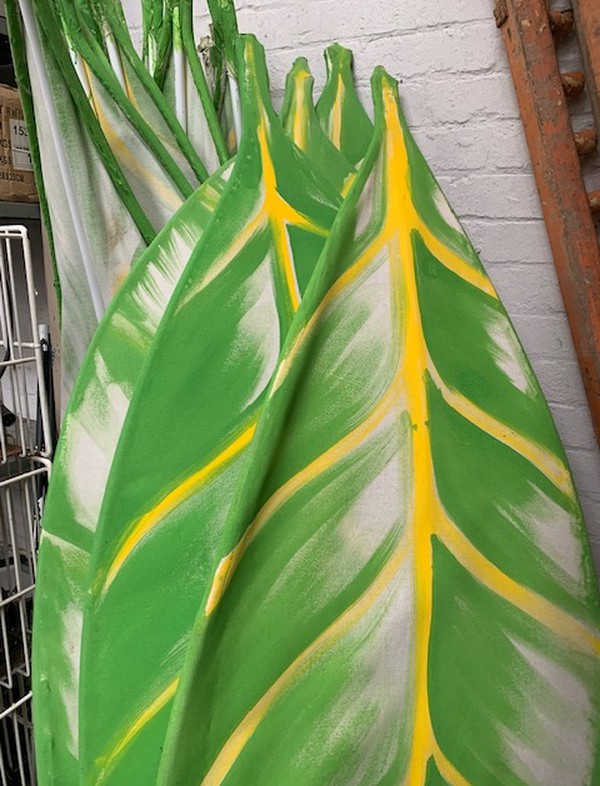 16x Giant Leave For Sale