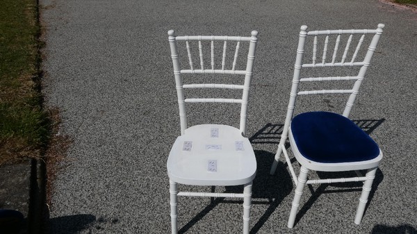 Secondhand White Wooden Chiavari Chairs and Blue Velvet Seat Pads For Sale