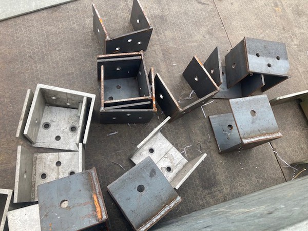 Sub floor brackets