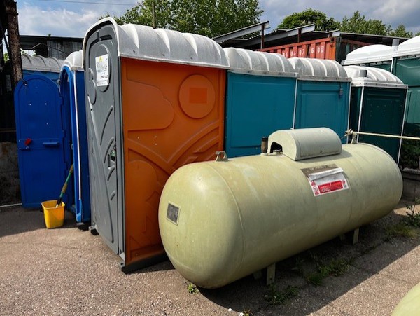 Secondhand Single Portable Toilets for Refurb For Sale
