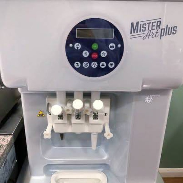 Mister Art soft serve ice cream machine