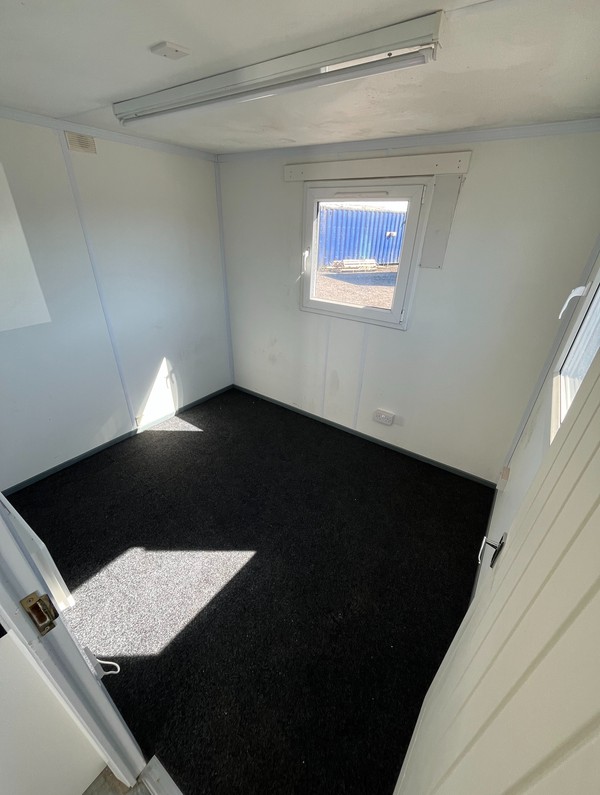 32ft x 10ft Accommodation Cabin