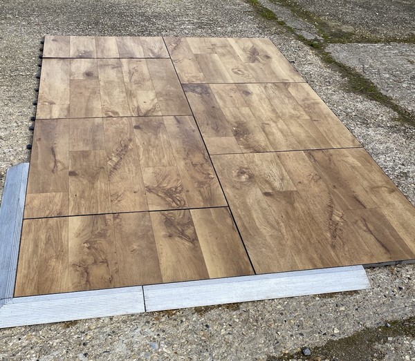 15'x15' dance floor