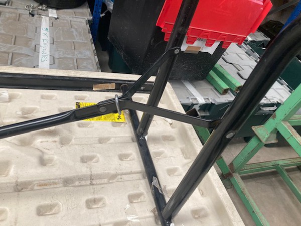 Metal folding table legs