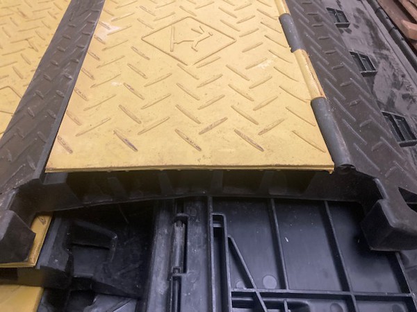 Distro cable ramps