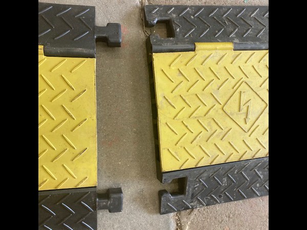 Sectional cable ramps
