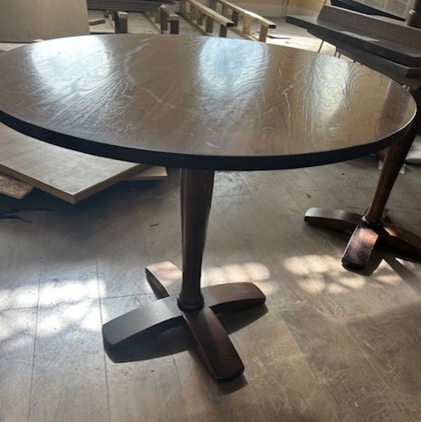 Traditional Round Tables