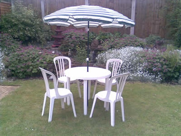 Stacking bistro chairs