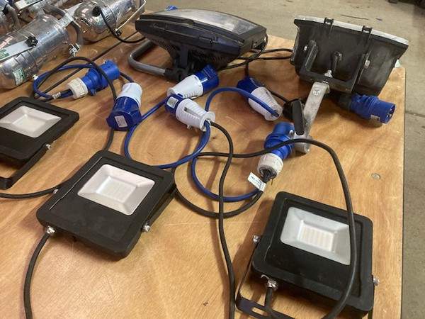 Marquee flood lights with 16amp in and out