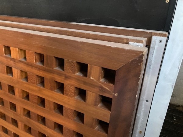 Wooden catering screen