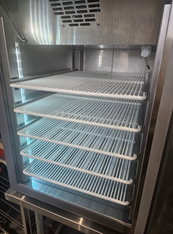 Everlasting Table Top Fridge
