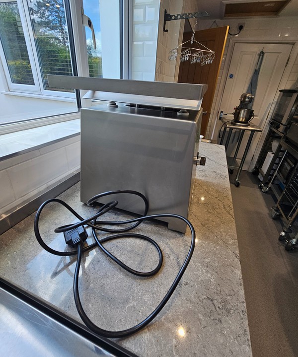Used Prefamac Vibrating Table