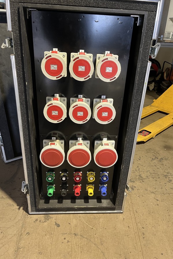 Secondhand 400amp Powerlock Board with C Form Outlets For Sale