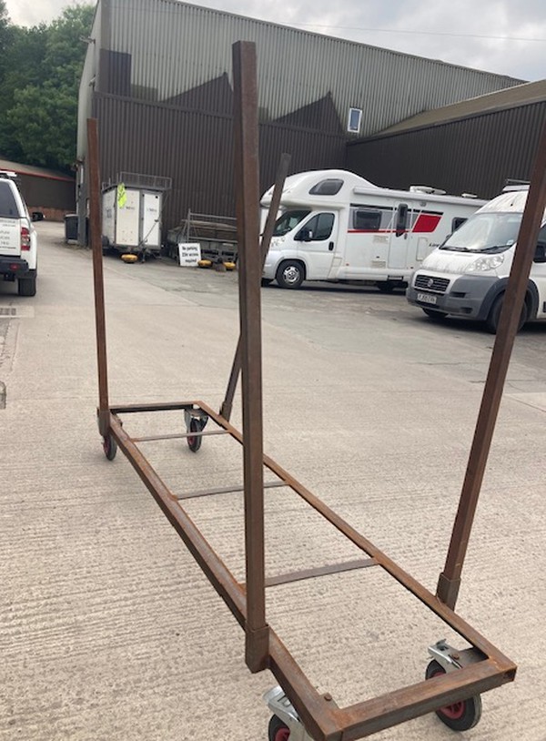 Wheeled Flooring Rack