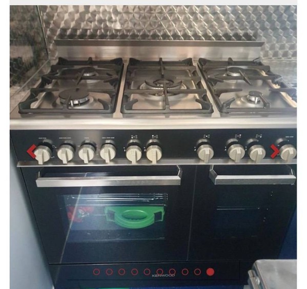 Six burner oven