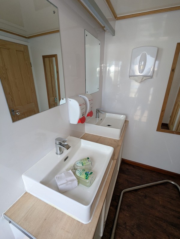 Luxury Toilet Trailer For Sale