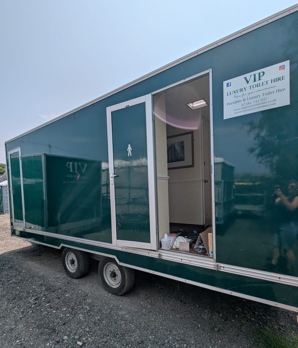 Secondhand 3 + 1 Luxury Toilet Trailer