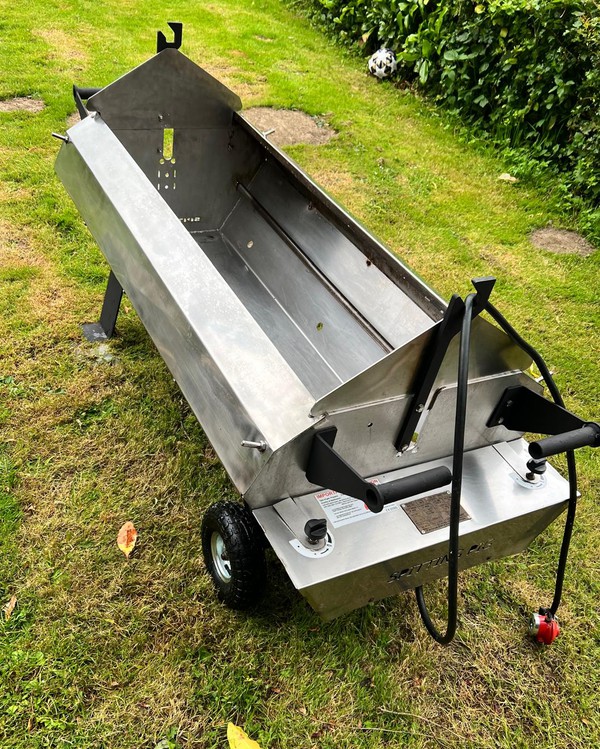 Spitting Pig Hog Roast Machine