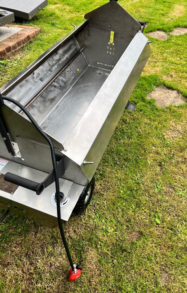 Used Spitting Pig Hog Roast