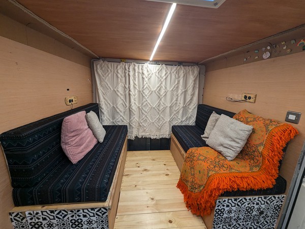 trailer seating