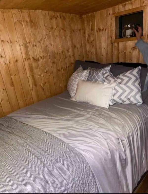 Glamping pod fold up bed