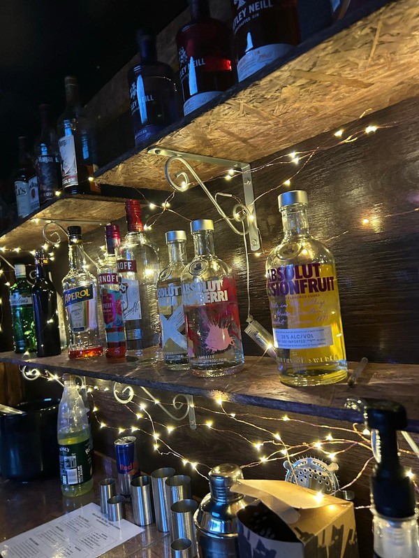Secondhand Mobile Bar And Stock