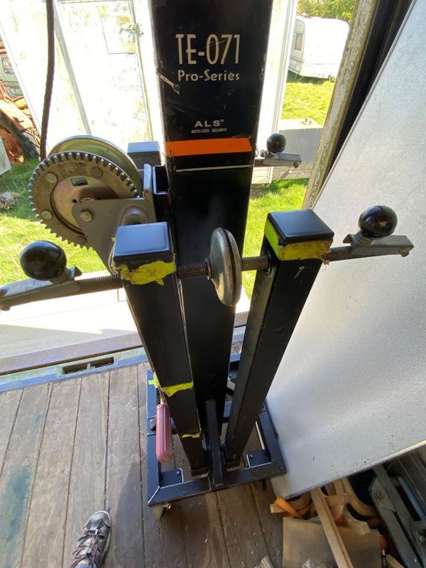 VMB lifting towers