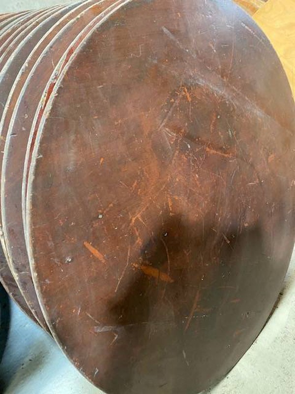 Secondhand 5' 6" round table