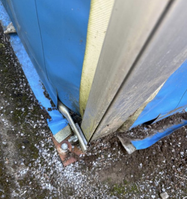 Marquee corner leg