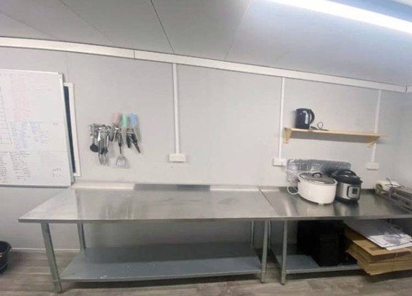Kitchen unit for sale 20ft x 8ft