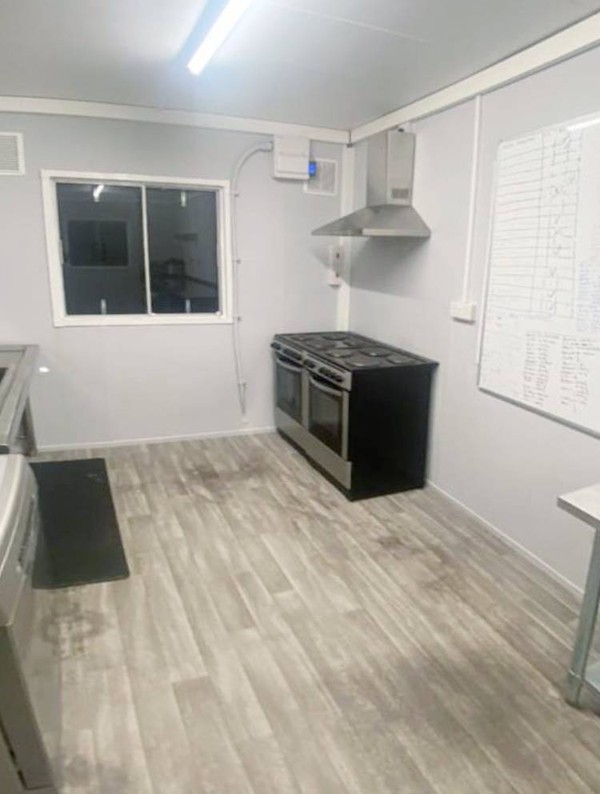 Portable kitchen cabin