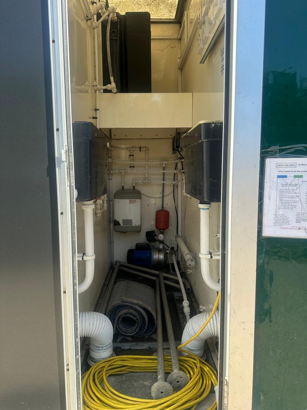 1 plus 1 Toilet Trailer - Kent 8