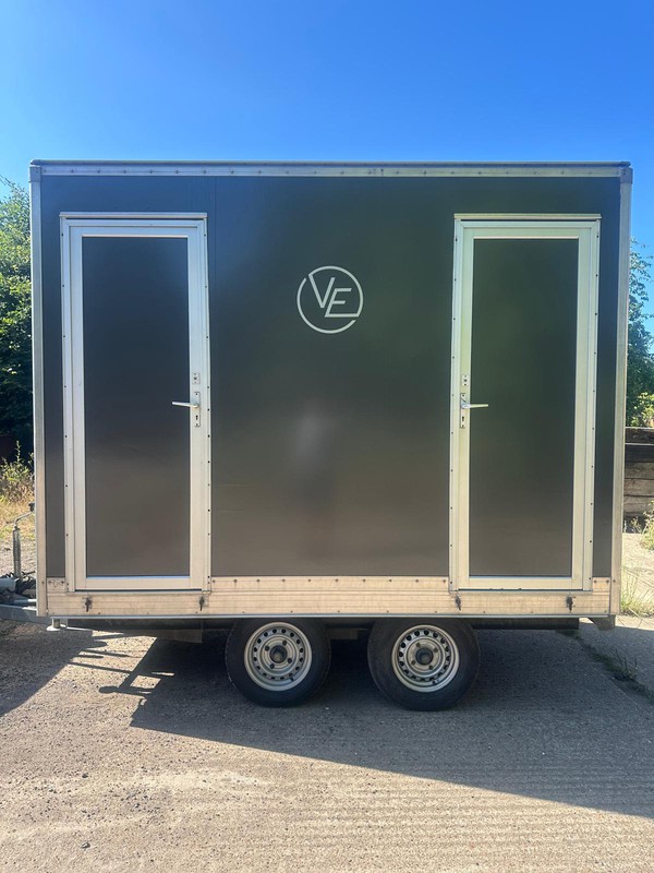 1 plus 1 Toilet Trailer - Kent 2