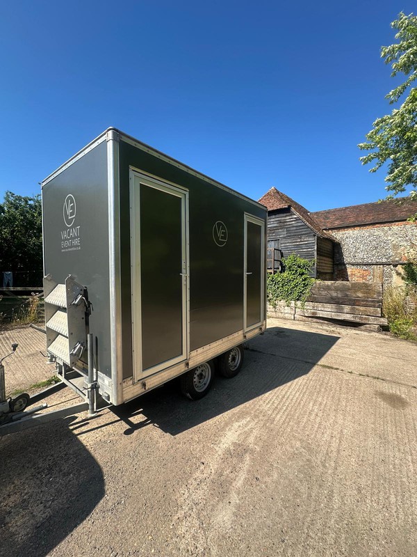 1 plus 1 Toilet Trailer - Kent 3