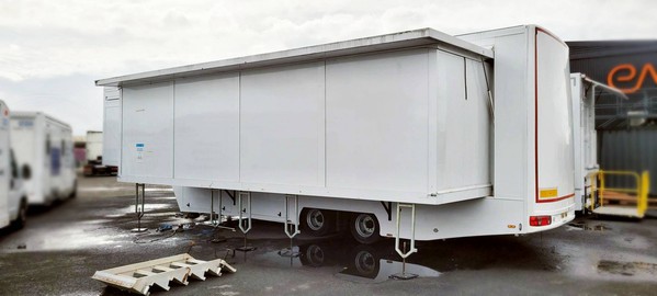 HGV Articulated Medical trailer with pods
