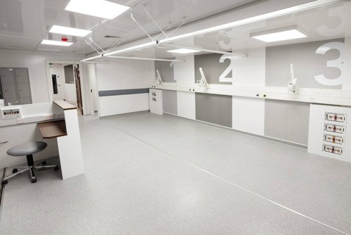 4 Bay recovery ward complete with bed head system with oxygen / suction 4 Bay recovery ward complete with bed head system with oxygen / suction