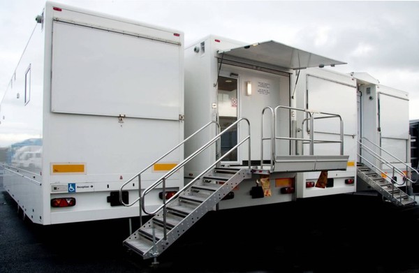 Mobile 9 Bay Dialysis Clinic