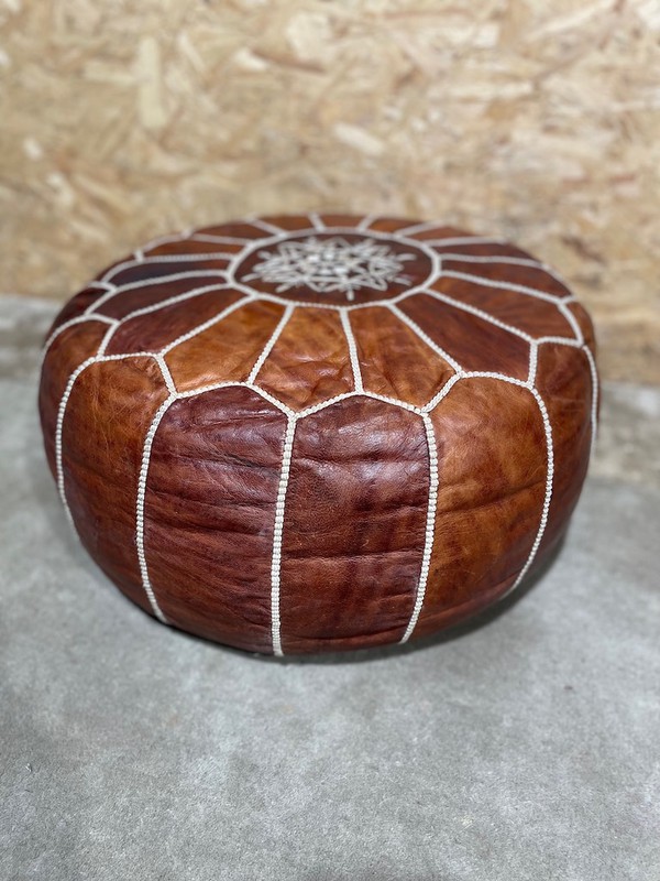 round pouffe