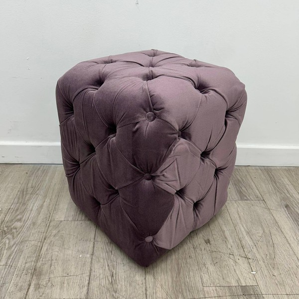 Pufa Prosta Velvet button back cube stool