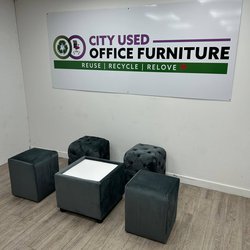 4x Low cube stool and coffee table