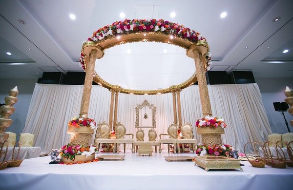 Secondhand Wooden Mandap