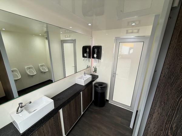 2022 3 + 1 Toilet Trailer