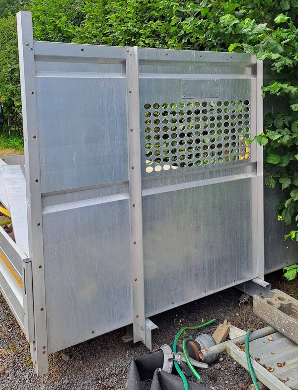 Galvanised steel drop side body