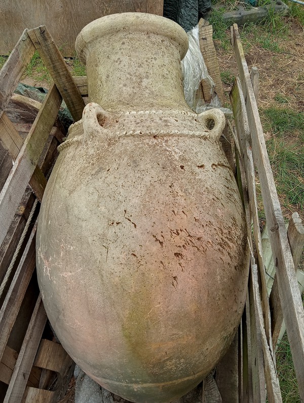 Secondhand Amphora Prop