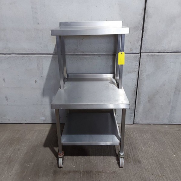 Prep bench with over table shelf