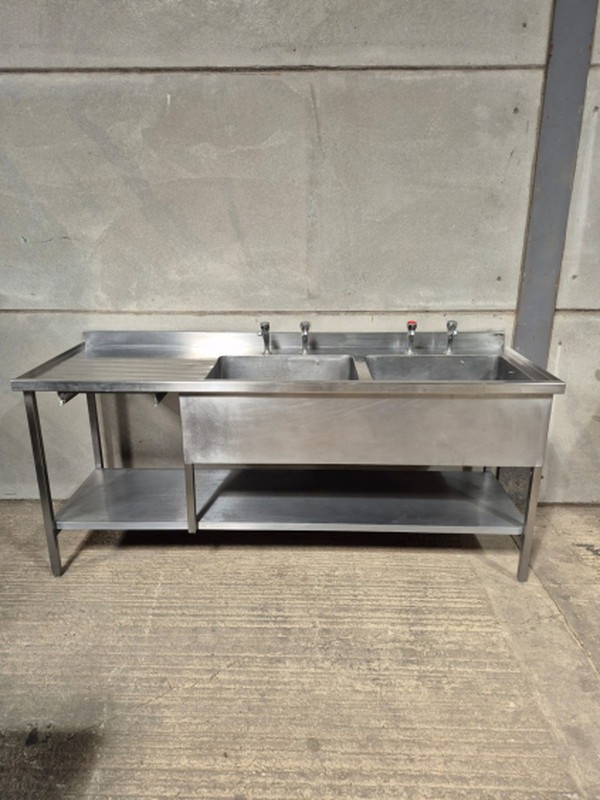Free standing double sink