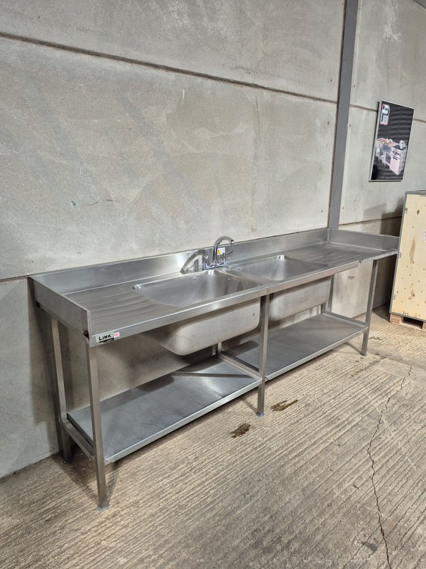 Free standing double sink