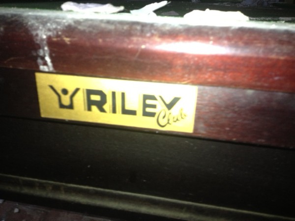 Snooker table riley club label